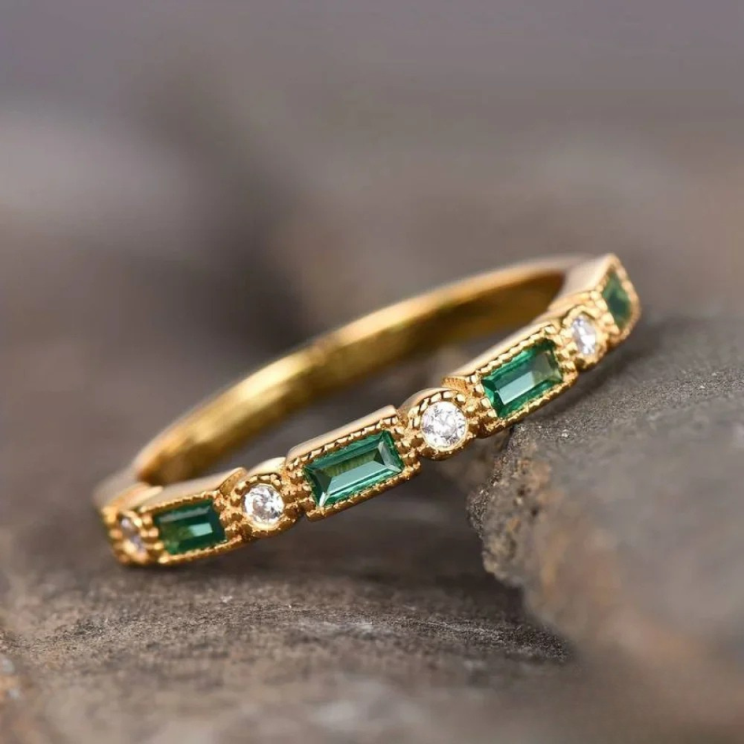 Antique Gold Ring with Green Zircon Stone
