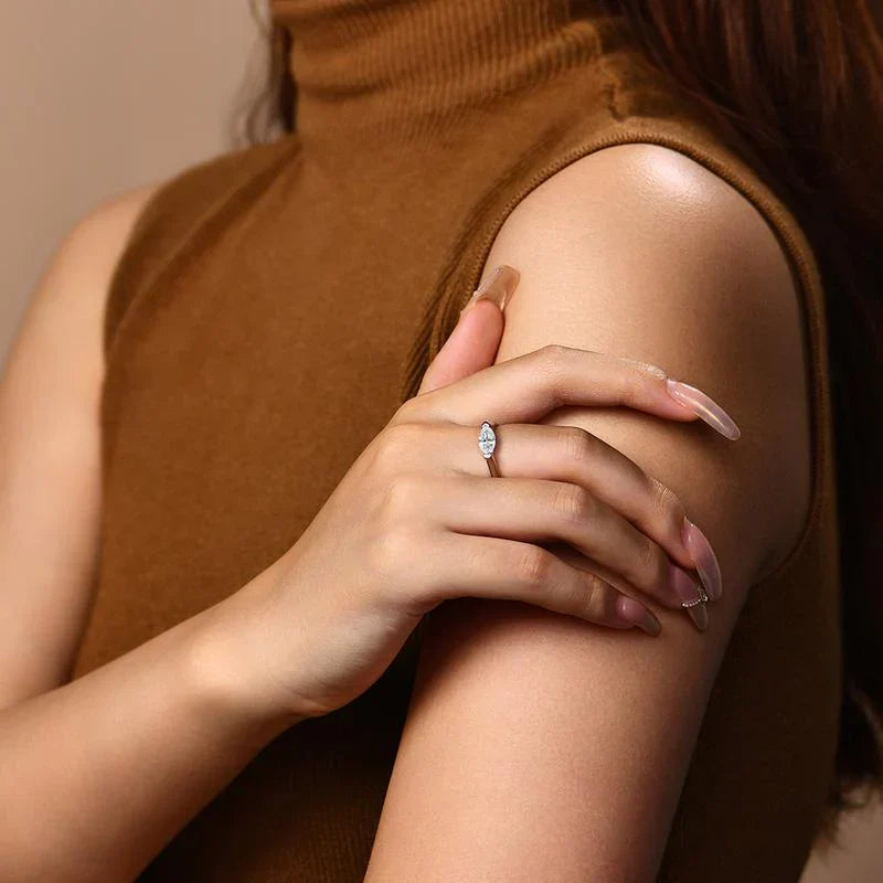Thin Hailey Blaya Ring | Gold