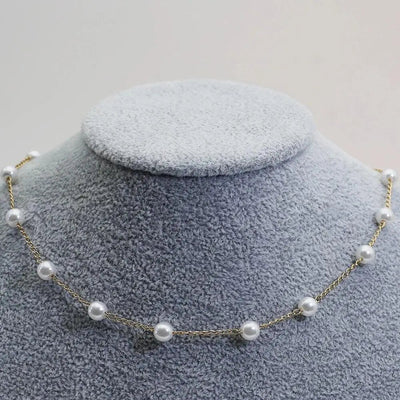 Pearl Necklace in Gold