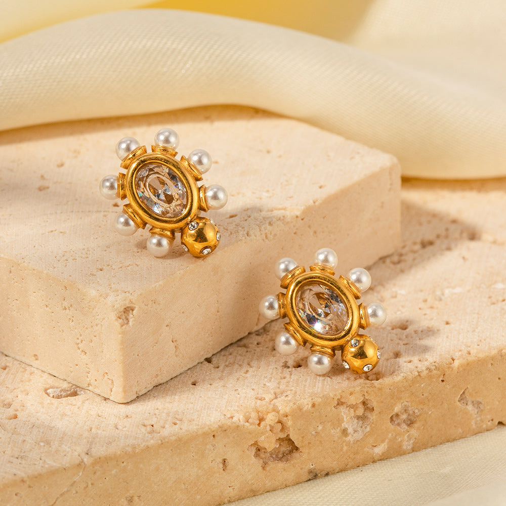 Elegant Gold Earrings with Natural Pearls