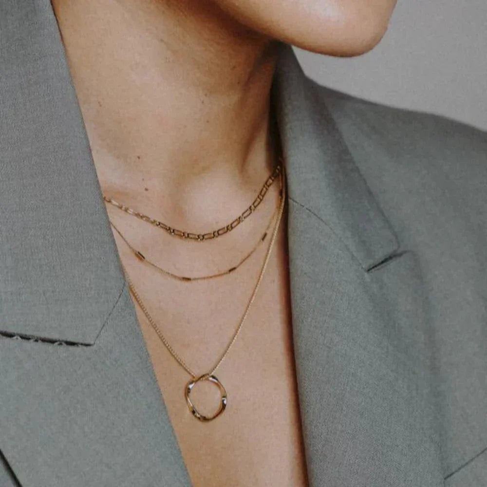 Open Circular Necklace with Three Rows | Gold