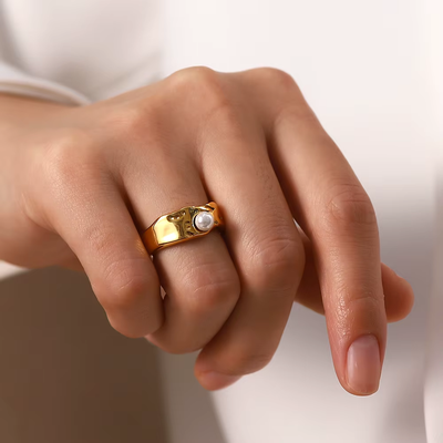 Vintage Natural Gold Ring with Pearl