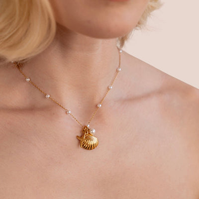 Ariya Shell Charm Necklace