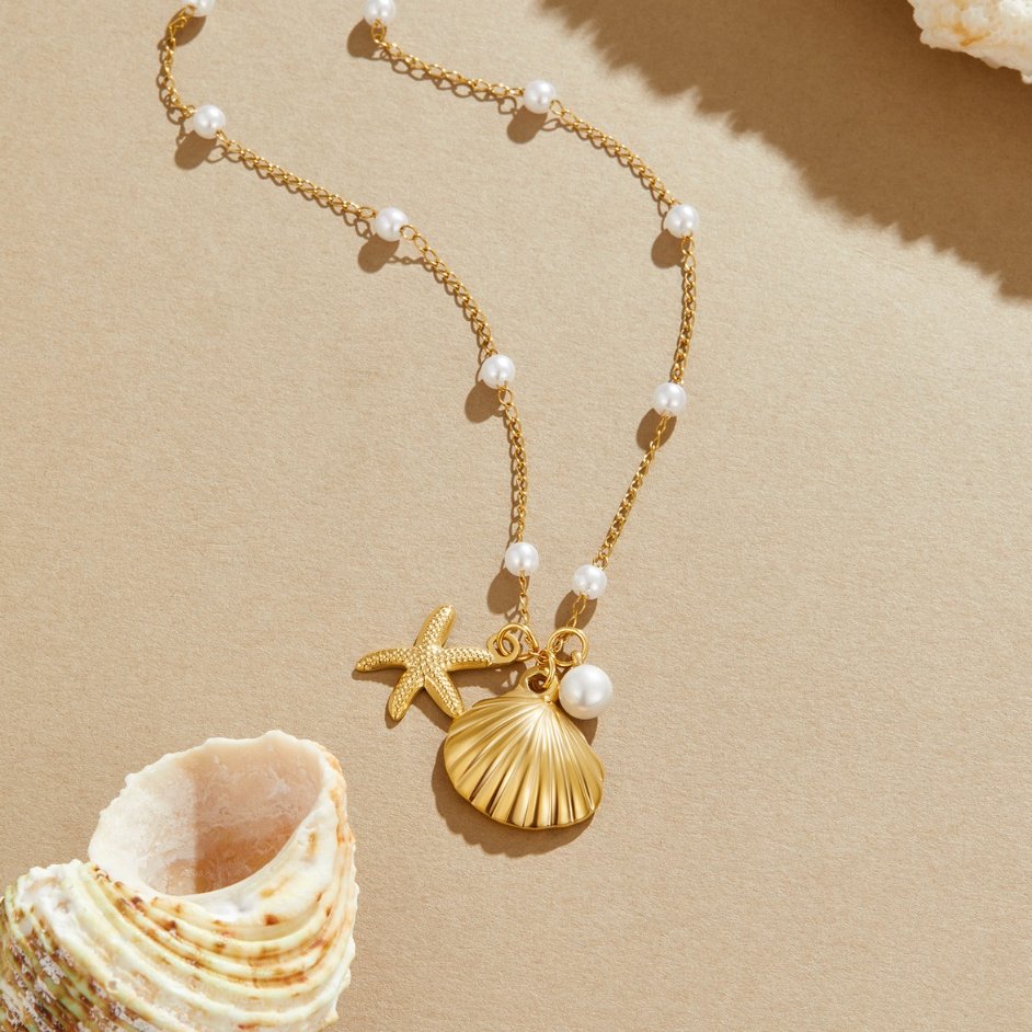 Ariya Shell Charm Necklace