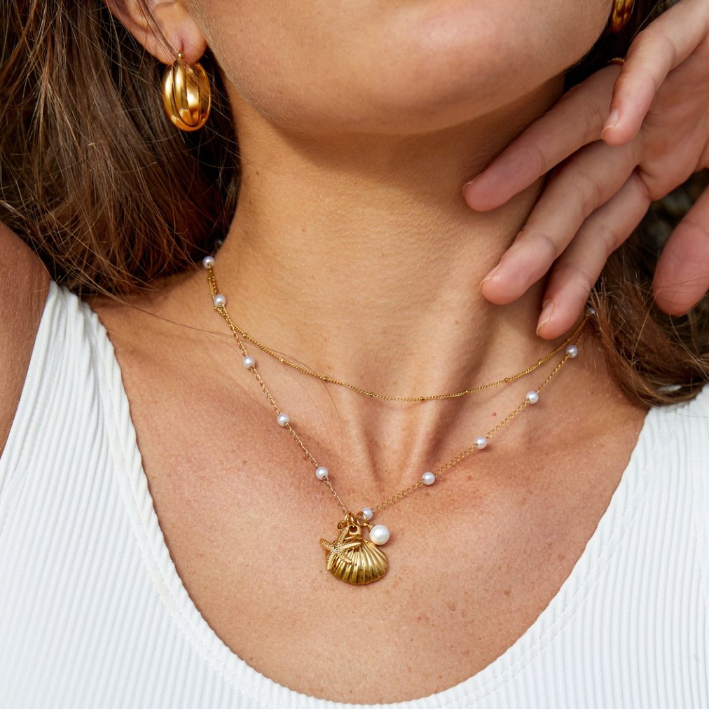 Ariya Shell Charm Necklace