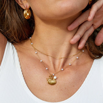 Ariya Shell Charm Necklace