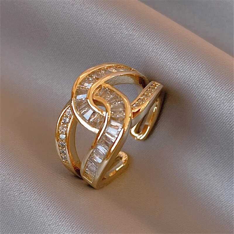 Elegant Twisted Ring