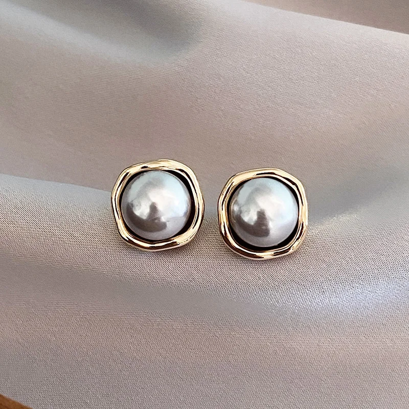 Aspen™ | Black Earrings with Pearl