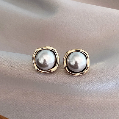 Aspen™ | Black Earrings with Pearl