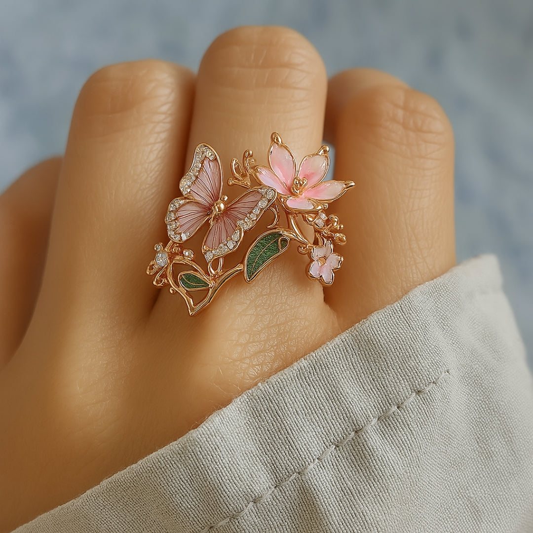 Aspen™ | Ring with a light butterfly and zirconia